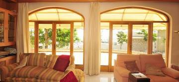 Thumbnail von Geräumiges Haus im mallorquinischen Stil in der ersten Reihe zum Meer