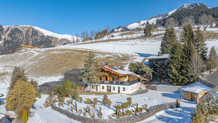 Proprietà storica in nuova luce in posizione unica