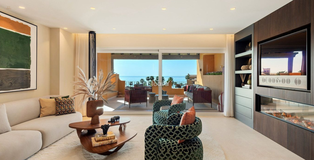 4 Bedroom Apartment - Middle Floor For Sale In New Golden Mile