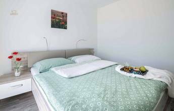 Thumbnail von Moderne Villa mit Swimmingpool und Meerblick