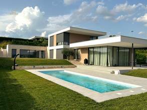 Thumbnail von Moderne Villa mit Swimmingpool in mediterraner Umgebung
