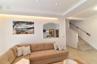 Thumbnail von Villa mediterránea con piscina en una ubicación tranquila, región de Krk