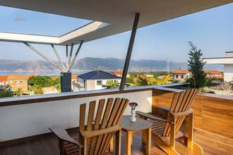 Thumbnail von Villa moderna con piscina y vista al mar