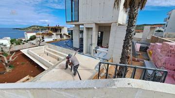 Thumbnail von Nowoczesna willa z basenem i widokiem na morze, region Rogoznica