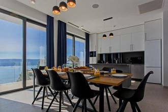 Thumbnail von Nowoczesna willa z basenem i pięknym widokiem na morze