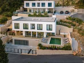 Thumbnail von Nowoczesna willa z basenem i pięknym widokiem na morze