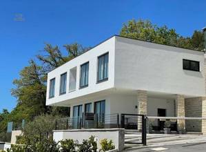 Thumbnail von Nowoczesna willa z basenem i pięknym widokiem na morze