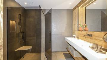 Thumbnail von Luxury apartment with pool in a prime central location