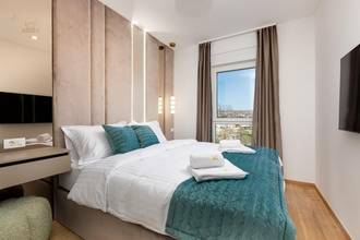 Thumbnail von Modernes Appartement + Studio mit Garten und Pool