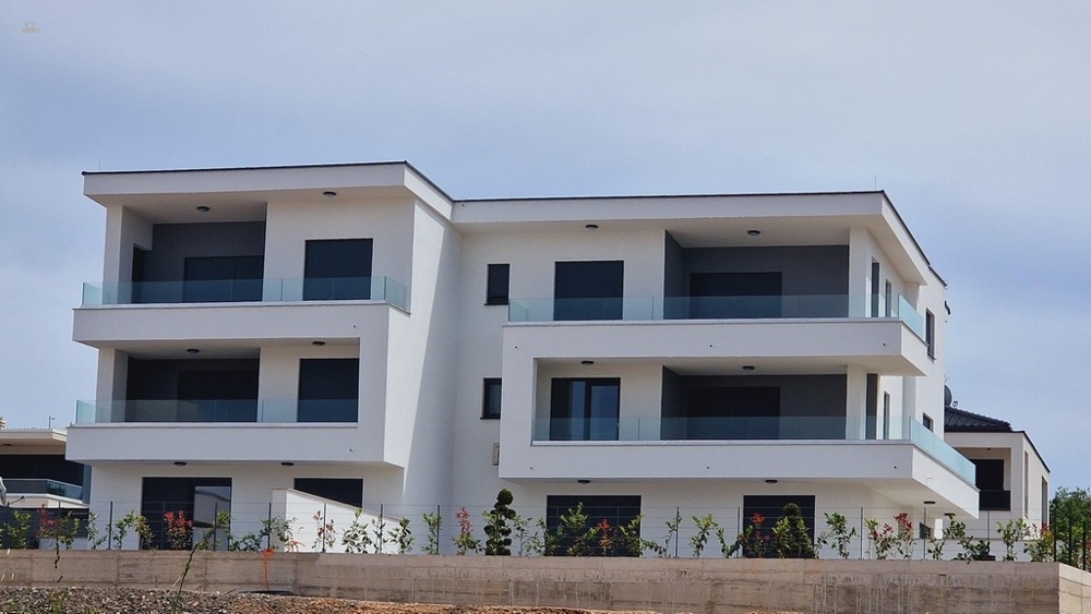 Appartement mit Meerblick + Appartement im Erdgeschoss mit Garten