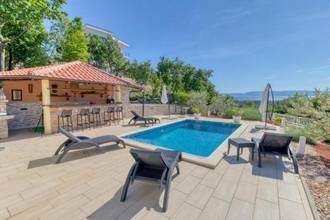 Thumbnail von Freistehendes Haus mit zwei Appartements und Swimmingpool