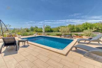 Thumbnail von Freistehendes Haus mit zwei Appartements und Swimmingpool