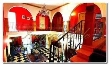 Thumbnail von Prunkvolle, außergewöhnliche Villa