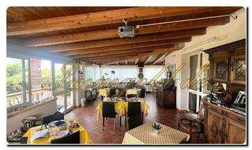 Thumbnail von Prunkvolle, außergewöhnliche Villa