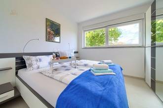 Thumbnail von Moderne Luxusvilla mit Swimmingpool und Meerblick, Region Krk, Insel Krk