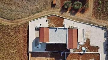 Thumbnail von Luxuriöse Villa mit Salzwasserpool und Blick auf das Meer