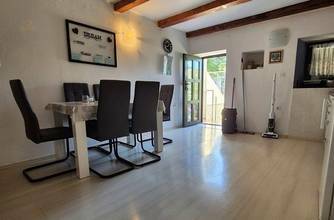 Thumbnail von Traditionelles Steinhaus mit großem Garten