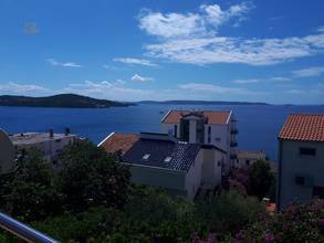 Thumbnail von Haus mit Meerblick in der Region Trogir (Festlandküste)
