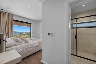 Thumbnail von Moderne Neubau-Villa mit Swimmingpool und Panorama-Meerblick, Region Trogir