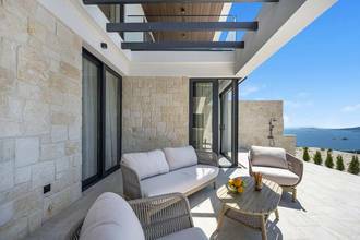 Thumbnail von Moderne Neubau-Villa mit Swimmingpool und Panorama-Meerblick, Region Trogir
