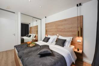 Thumbnail von Moderne Villa mit Swimmingpool und Meerblick, Region Sukosan