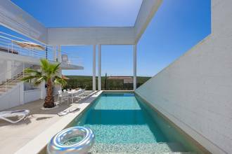 Thumbnail von Moderne Villa mit Swimmingpool und Meerblick, Region Sukosan