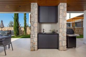 Thumbnail von Moderne Villa mit Pool, Meerblick und Garage