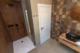 Thumbnail von Moderne Villa mit Pool und Meerblick