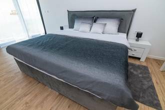 Thumbnail von Moderne Villa mit Pool und Meerblick