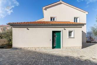 Thumbnail von Haus mit 3 Wohnungen in Panorama-Lage