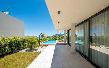 Thumbnail von Moderne Doppelhaushälfte mit Pool und Meerblick, Region Opatija