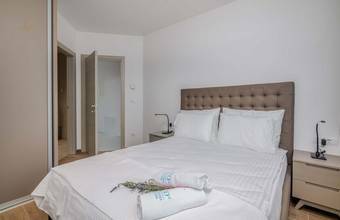 Thumbnail von Luxuriöse Doppelhaushälfte mit Pool und Meerblick, Region Opatija