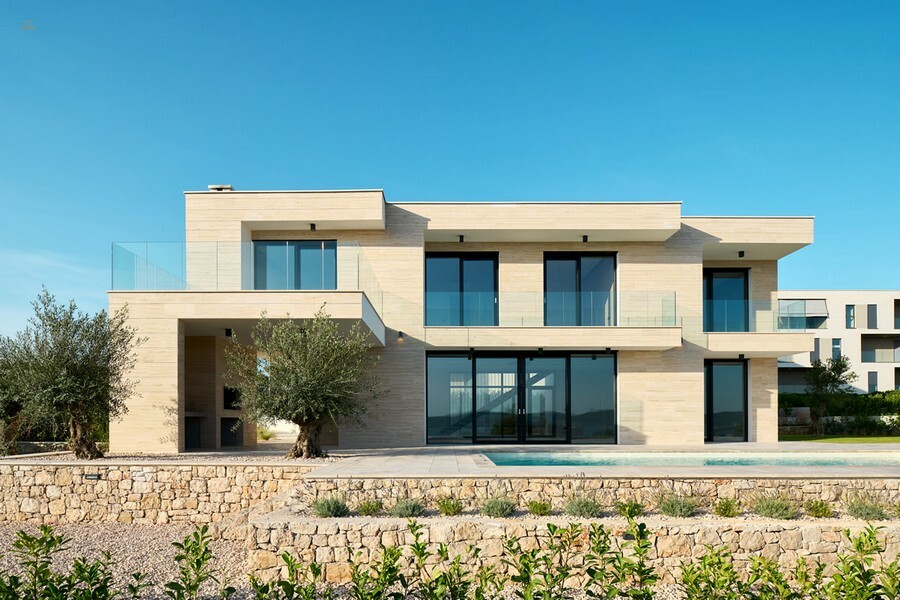 Luxuriöse Villa mit Swimmingpool und Meerblick