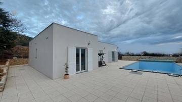 Thumbnail von Moderner Bungalow mit Swimmingpool