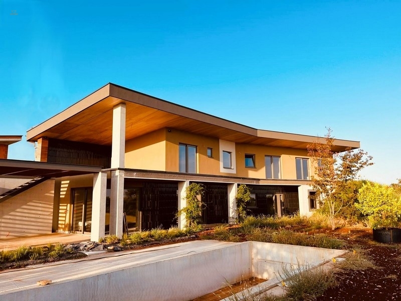 Modern luxury villa with swimming pool