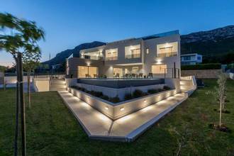 Thumbnail von Exklusive Luxusvilla mit Pool und Meerblick