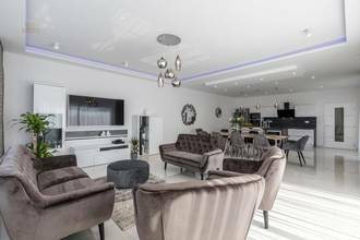 Thumbnail von Exklusive Luxusvilla mit Pool und Meerblick