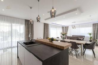 Thumbnail von Exklusive Luxusvilla mit Pool und Meerblick