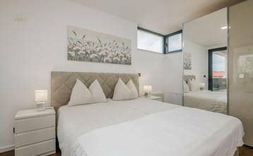 Thumbnail von Moderne Villa mit Swimmingpool