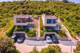 Thumbnail von Moderne Luxusvilla mit Swimmingpool auf der Dachterrasse, Region Korcula