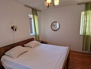 Thumbnail von Traditionelles Steinhaus mit schönem Blick