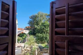 Thumbnail von Traditionelles Steinhaus mit schönem Blick