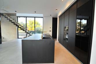 Thumbnail von Moderne Villa mit Swimmingpool