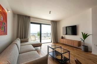 Thumbnail von Moderne Doppelhaushälfte mit Pool und Meerblick