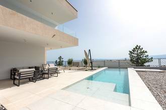 Thumbnail von Moderne Doppelhaushälfte mit Pool und Meerblick