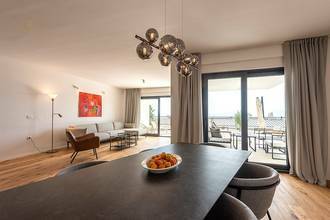 Thumbnail von Moderne Doppelhaushälfte mit Pool und Meerblick