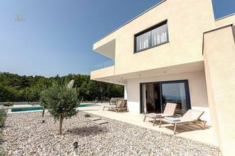 Thumbnail von Moderne Doppelhaushälfte mit Pool und Meerblick