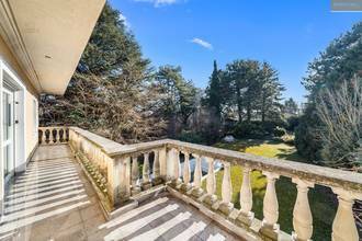 Thumbnail von Elegante Villa mit Pool und Doppelgarage in Pötzleinsdorfer Aussichtslage!