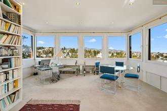 Thumbnail von Elegante Villa mit Pool und Doppelgarage in Pötzleinsdorfer Aussichtslage!