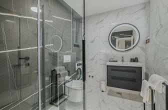 Thumbnail von Luxuriöse Wohnung mit Garten und Swimmingpool